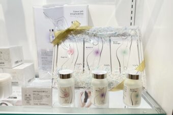 羽田空港にて購入いただけます。